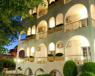 Kronos Hotel - Platamon - Gebäude