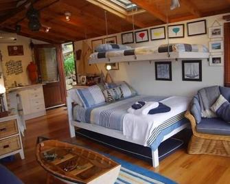 Salacia - Boat House - Whale Beach - Slaapkamer