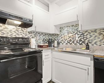 Cozy Studio Walk to Ut & Moody 7 Min to Acl - 奧斯汀 - 廚房