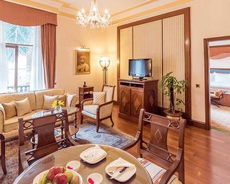 The Oberoi Grand Kolkata - Kalkutta - Makuuhuone