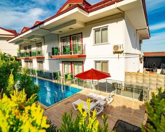 Sunshine Holiday Resort - Fethiye