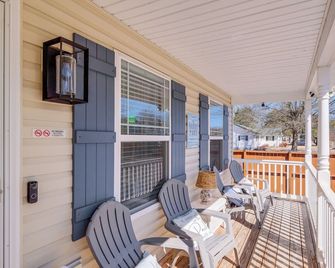 1 Mi to Colonial Beach Boardwalk: Home w/ Fire Pit - Colonial Beach - Balcony