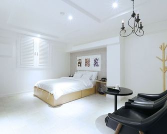 S Hotel - Bucheon - Bedroom