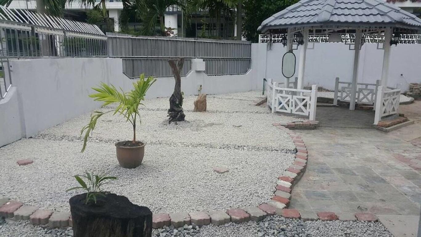 Usj Subang House