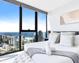 Casino Private Apartments - Qstay - Broadbeach - Bedroom