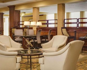 Wyndham Omaha/West Dodge - Омага - Лоббі