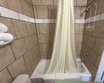 Kansan Motel - Liberal - Bathroom