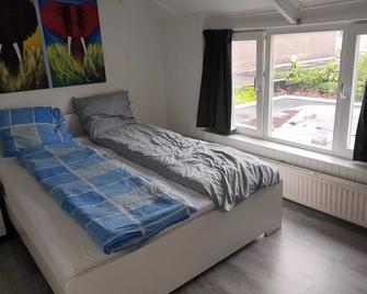 House with garden in the center close to the sea and Amsterdam - Beverwijk - Schlafzimmer