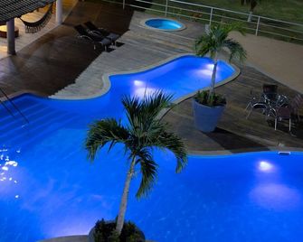 Hotel Bhs - Linhares - Pool