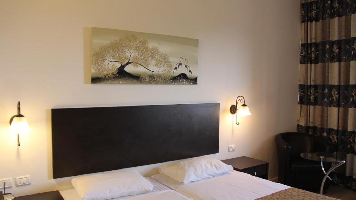 Restal Hotel