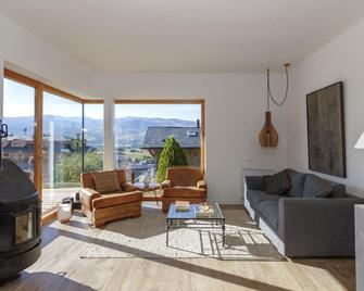 Fantástica casa de diseño en Alp - Alp - Obývací pokoj