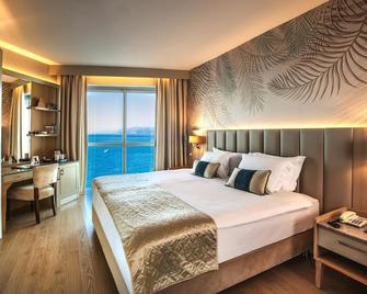 Charisma De Luxe Hotel - Kusadasi - Quarto