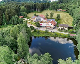 Wellnesshotel Auszeit - Achslach - Outdoor view