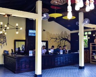 Mad Monkey Luang Prabang - Luang Prabang - Recepción