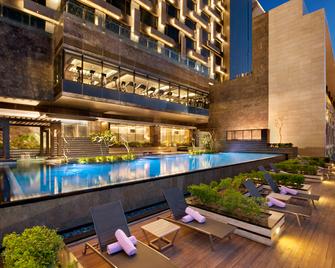 فندق ذا ليلا أمبيانس كونفينشن دلهي - نيو دلهي - حوض السباحة