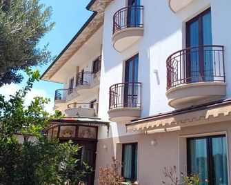 Hotel La Fayette - Giugliano in Campania - Edificio