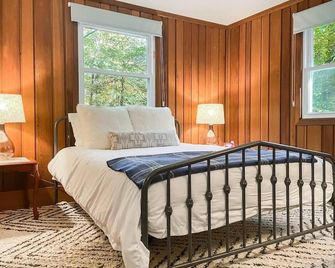 Heidi's Chalet - Modern Hot Tub Lake Access - Mount Pocono - Chambre