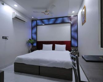 Hotel Grand Sai - Moradabad, Uttar Pradesh - Morādābād - Bedroom