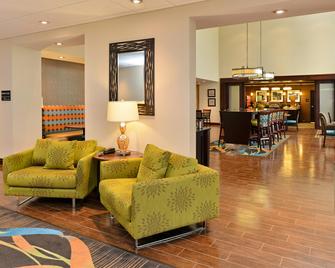 Hampton Inn & Suites Harvey/New Orleans West Bank - Harvey - Lobby