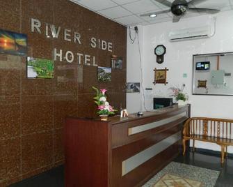 Riverside Hotel - Mersing - Front desk