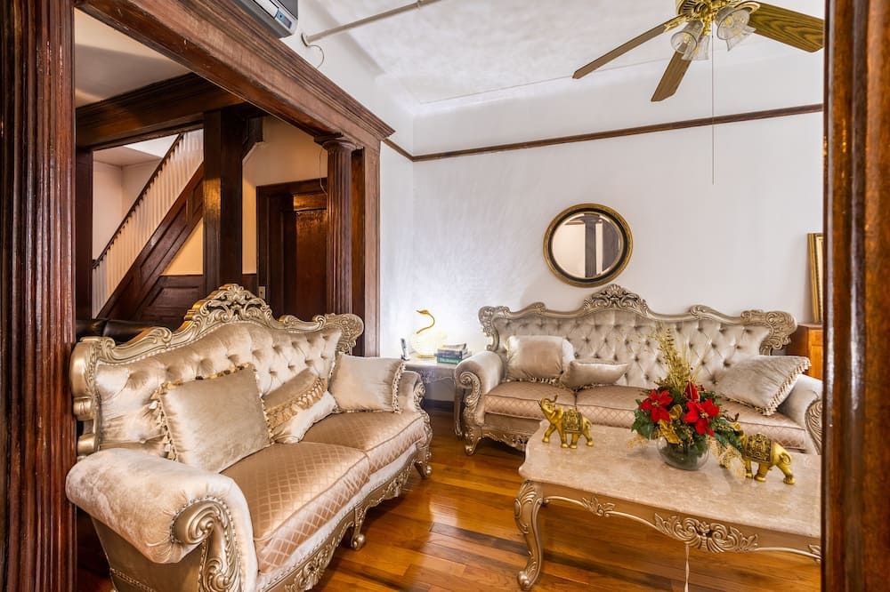 كلو جيست هاوس - بروكلين - غرفة معيشة