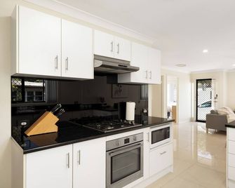 Clean Sunnybank 1br | Train Access | 1144d1 - Sunnybank - Cocina