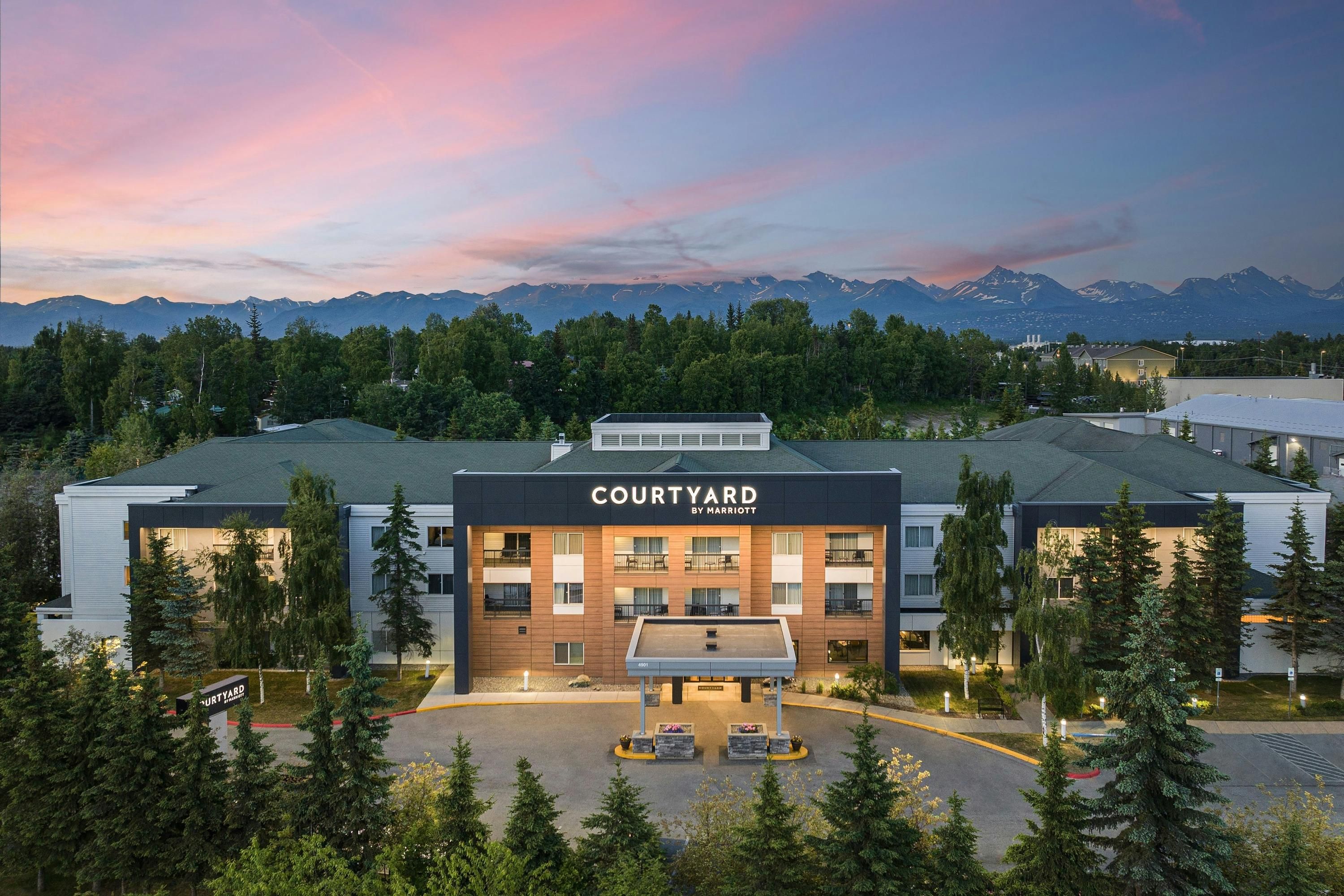 Courtyard by Marriott Anchorage Airport - Anchorage - Bygning