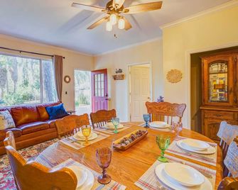 Fallbrook Vacation Rental 3 Mi to Wineries! - Fallbrook - Dining room