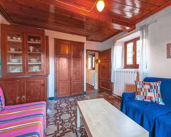 Holiday Home Via Colle I - Stazzema - Living room