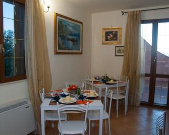 B&B L'Orizzonte - Civitavecchia - Ruokailuhuone
