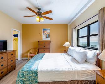 All Seasons Vacation Resort by Libertè - Madeira Beach - Bedroom