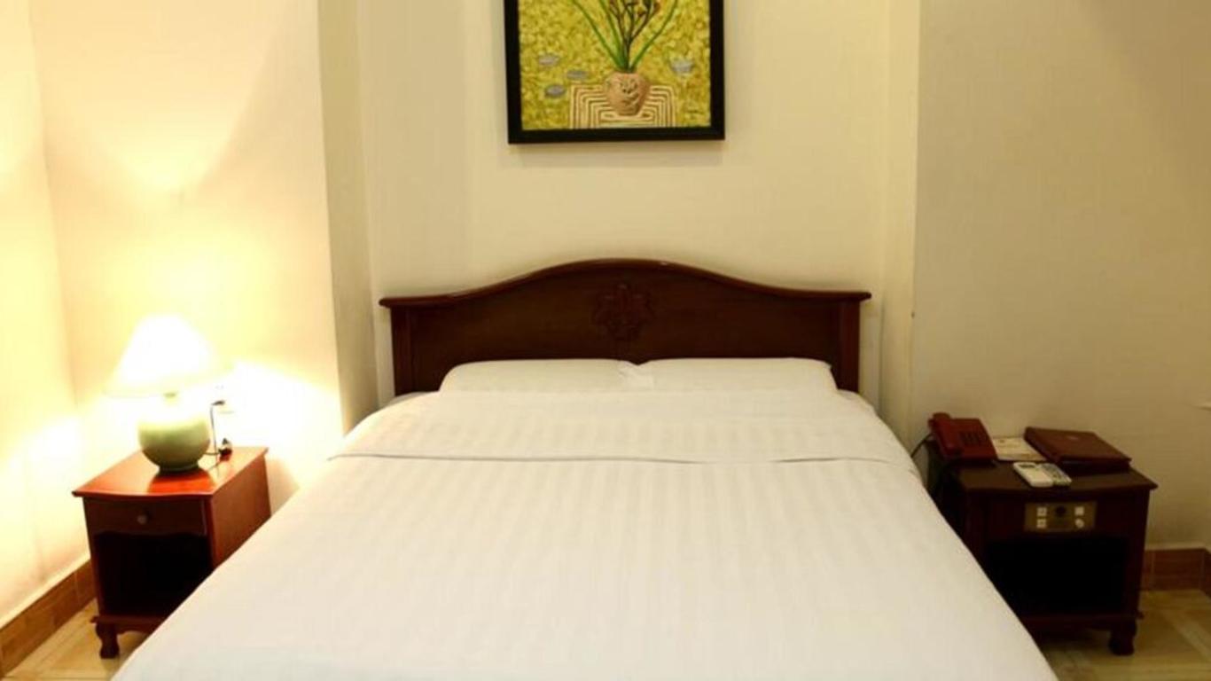 Tan Son Nhat Hotel