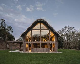 An American Barn meets an Australian shed. - Pullenvale - Edificio