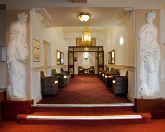 Britannia Hotel Stockport - Stockport - Front desk