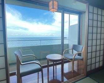 Hotel De Marronnier Utsumi Onsen - Minamichita - Balkong