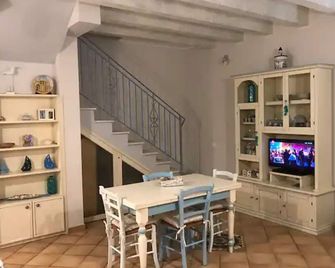 Alloggio Nettuno - Villasimius - Spisestue