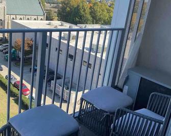 Essence Uptown Luxury Living - Charlotte - Balcony