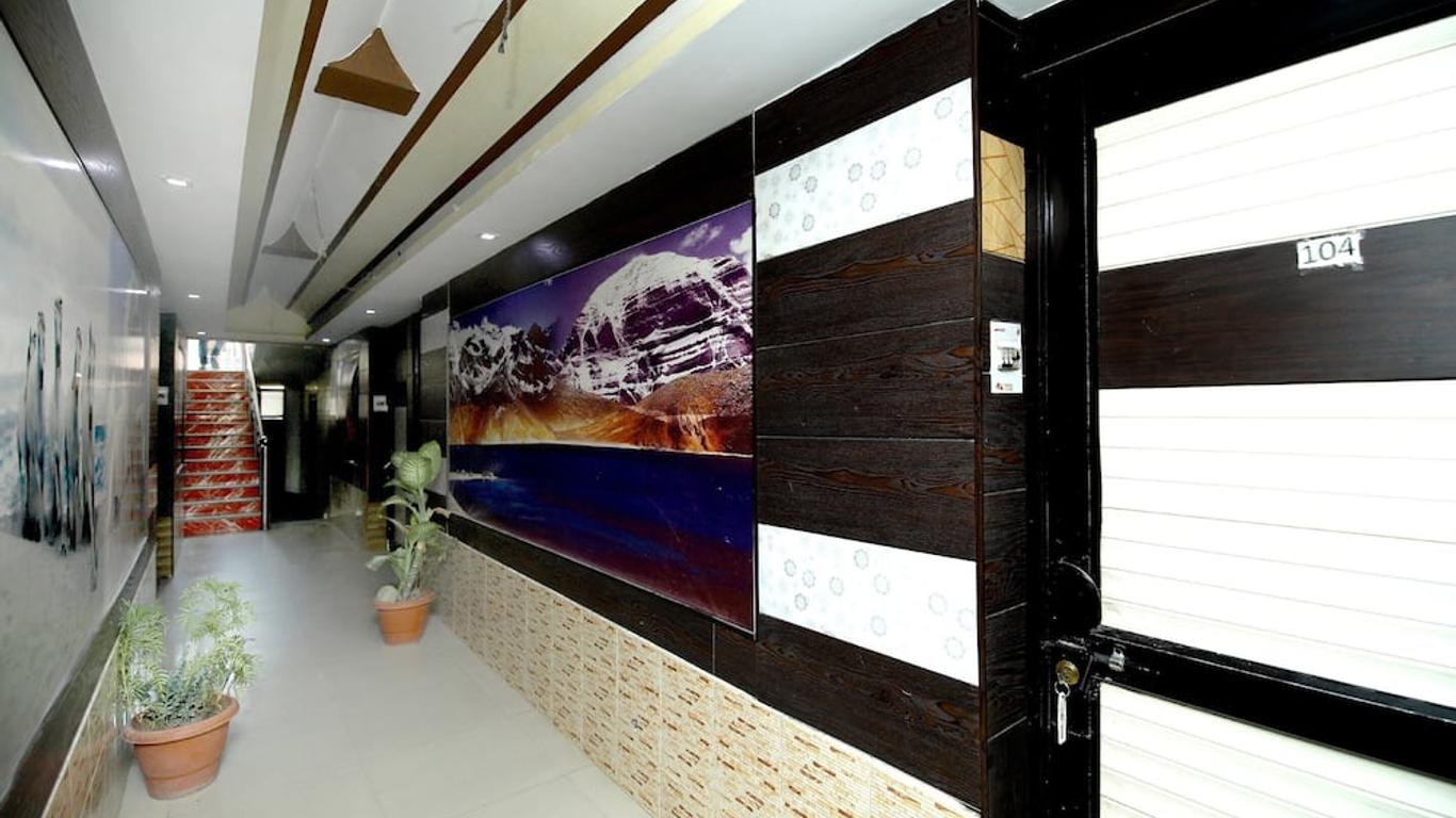 Hotel brijwasi palace