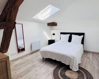 Charming Duplex in Albigny sur Saône - Neuville-sur-Saône - Bedroom