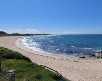 Semi-detached house with sea views, Cléder - Cléder - Plage