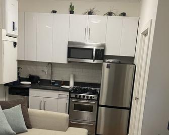 Apartment In New York: Manhattan - New York - Kitchen