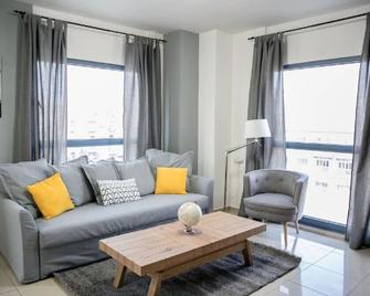 Sweethome26 Yafo Street Jerusalem - Jerusalem - Living room