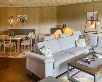 Nice Apartment In Tisleidalen With Wifi - Tisleidalen - Living room