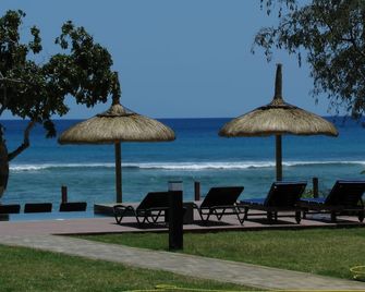 Beachfront apartment with stunning sea views. - Tamarin - Beach