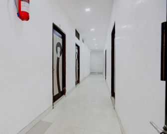 Hotel O Dev Garden Resort - Bhīlwāra - Pasillo