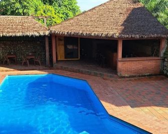 Cabañas la monita - Villa Tunari - Piscina