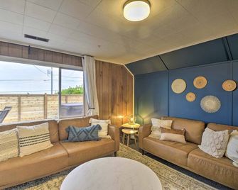 Port Angeles Pad 1 Mi to Olympic Nat'l Park - Port Angeles - Wohnzimmer