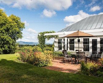 Whitford House - Vergennes - Patio