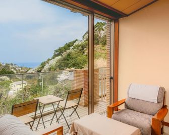 E Joy Inn-Atami - אטאמי - מרפסת