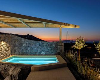 Mperes Villas - Vourvoulos - Piscina